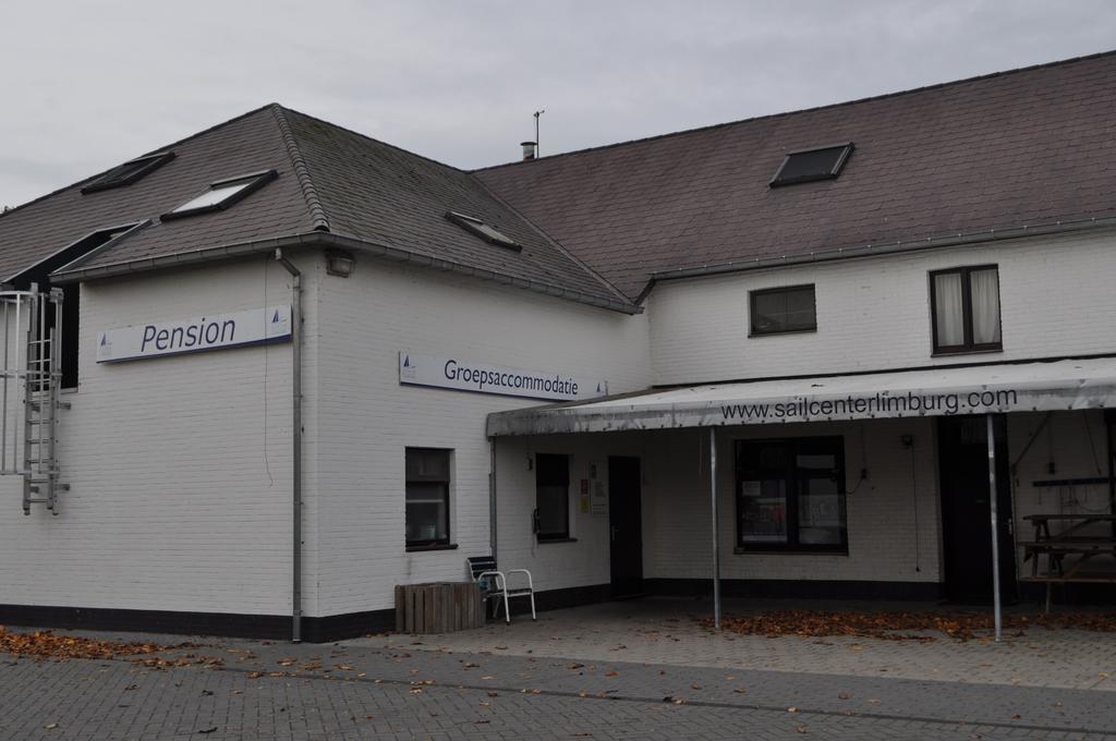 Sailcenter Limburg Albergue Kinrooi Exterior foto